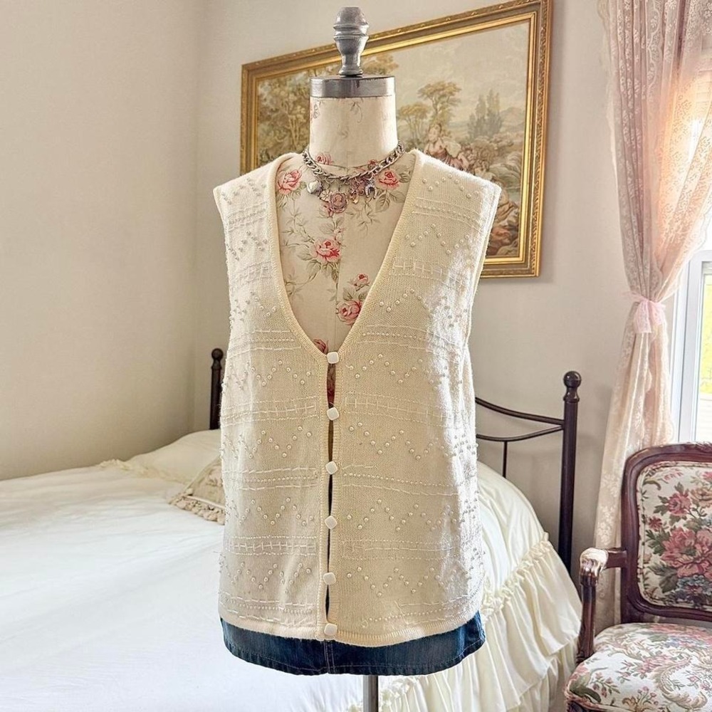 90s Hastings & Smith cream lambswool blend sweater vest